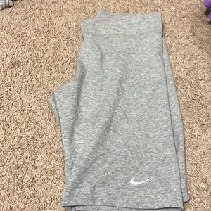 GREY NIKE BIKE SHORTS MEDIUM
